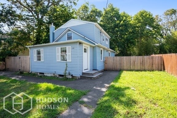 Primary Photo - 124 Woodside Dr