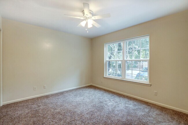 Foto del edificio - 3-3 Dukes Way