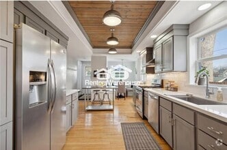 Building Photo - 1031 St Clair Ave