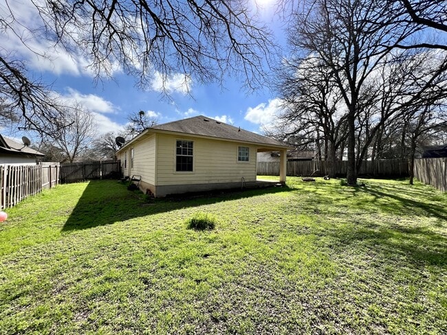 Building Photo - 108 N Mockingbird Cir