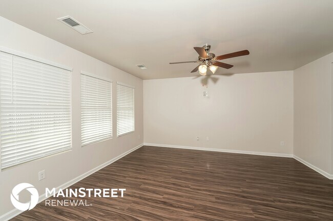 Foto del edificio - 560 Reading Ln