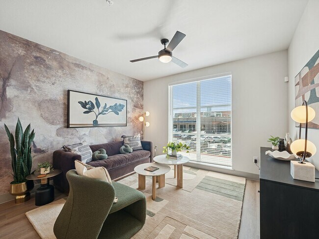 Foto del edificio - 10 Weeks Free | Luxury 2-Bed Home!