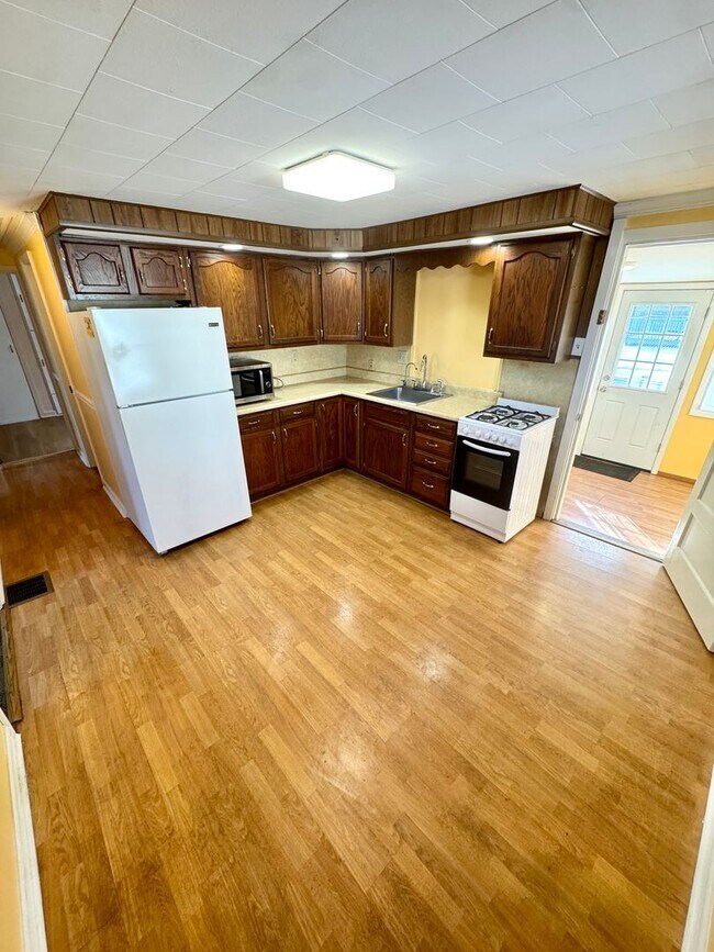 Foto del edificio - TWO BEDROOM HOME IN PARKLAND SCHOOLS