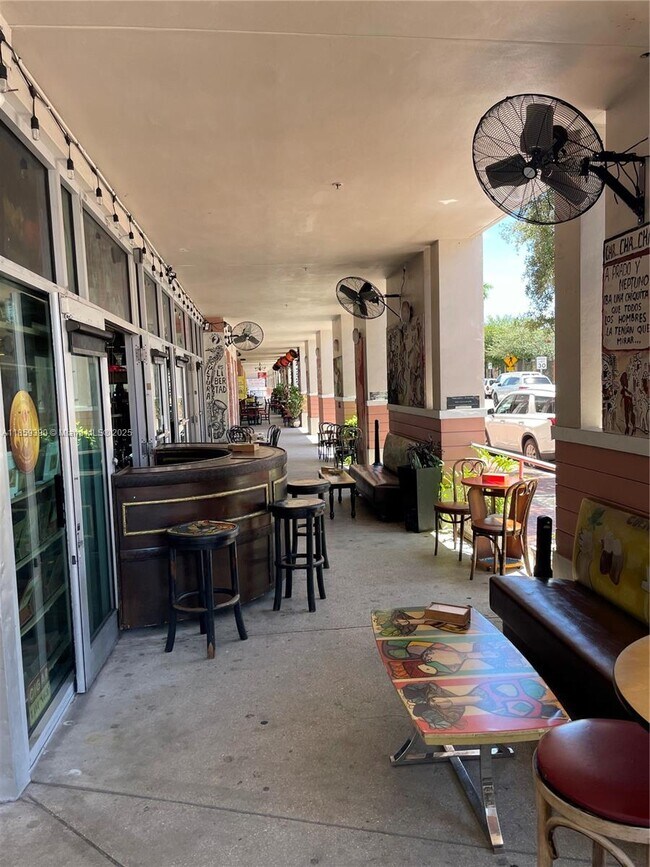 Foto del edificio - 1475 SW 8th St