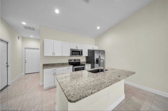 Foto del edificio - 2118 Zaharihas Dr