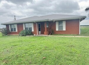 Building Photo - 110 Marek Rd