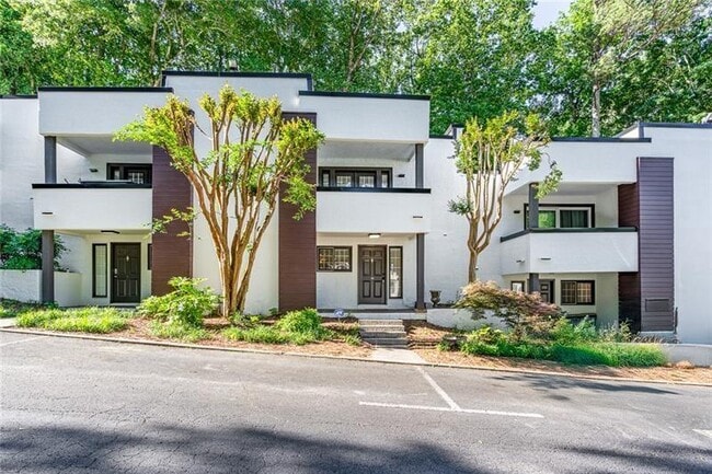Building Photo - 1445 Monroe Dr NE