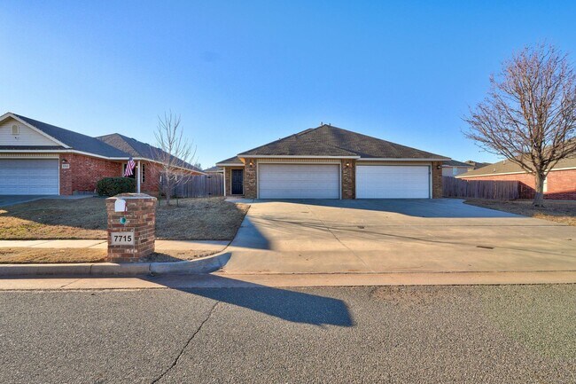 Building Photo - 7715 Bennie Terrace
