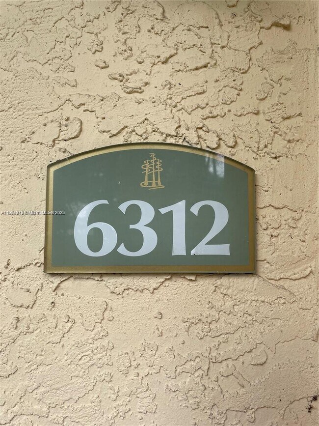 Foto del edificio - 6312 W Sample Rd