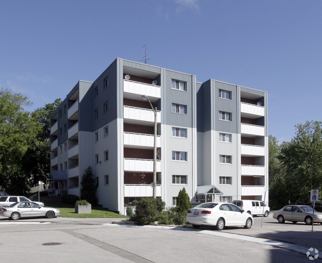 Building Photo - 2 Edith Ct