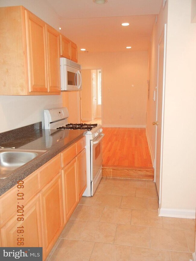 Foto del edificio - 1335 S 10th St