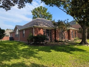 Building Photo - 8912 Smokey Dr