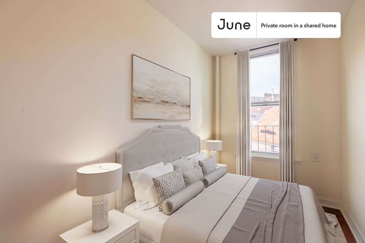 Foto principal - Private bedroom in 3 bed/1 bath Home