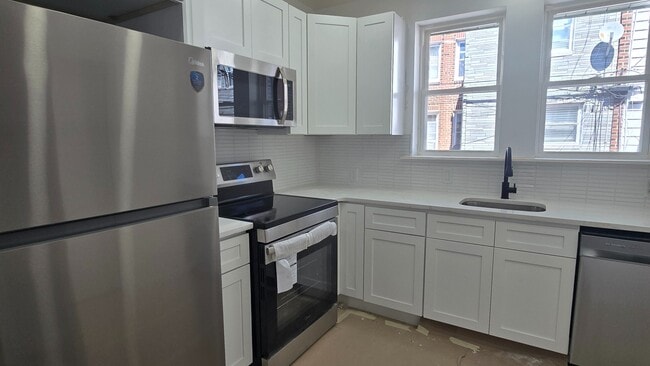 Foto del edificio - 619 Brill St