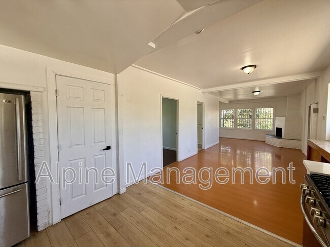 Foto del edificio - 806 52nd Ave