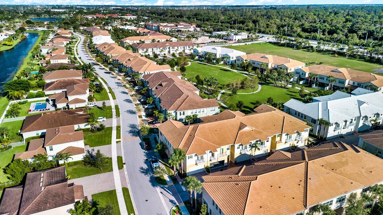 94 Palm Ln, Royal Palm Beach, FL 33411 Townhome Rentals in Royal Palm