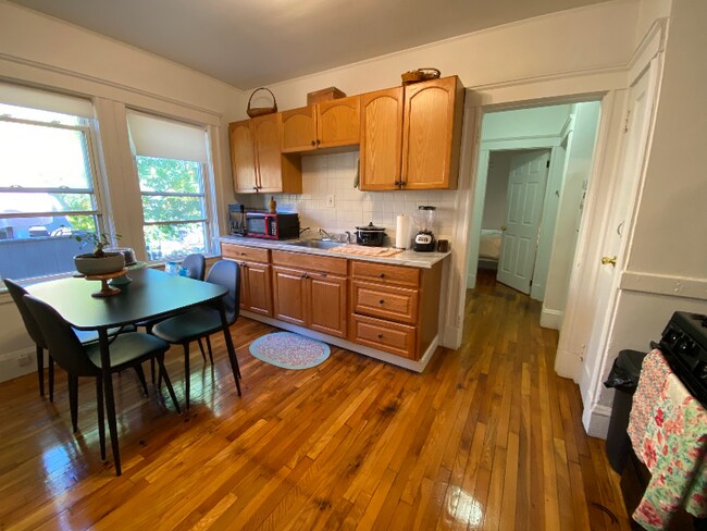 Building Photo - 524 Hyde Park Ave