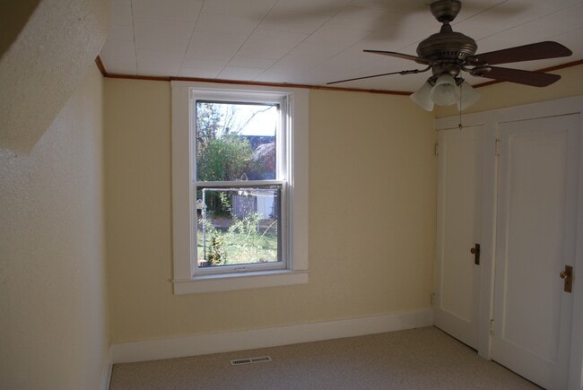 Bedroom - 421 Summit St