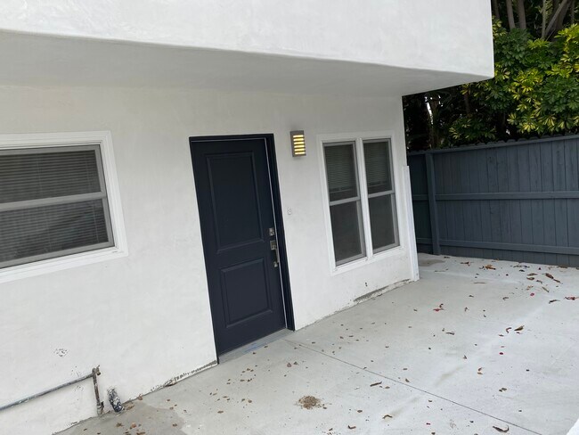 Building Photo - 3347 Helms Ave