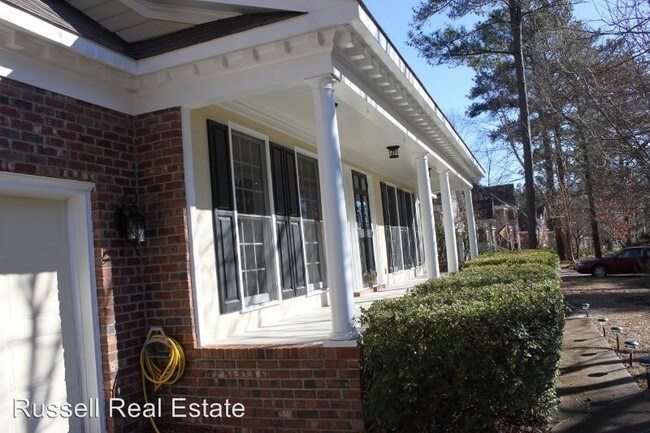 Building Photo - 2082 Loganberry Dr