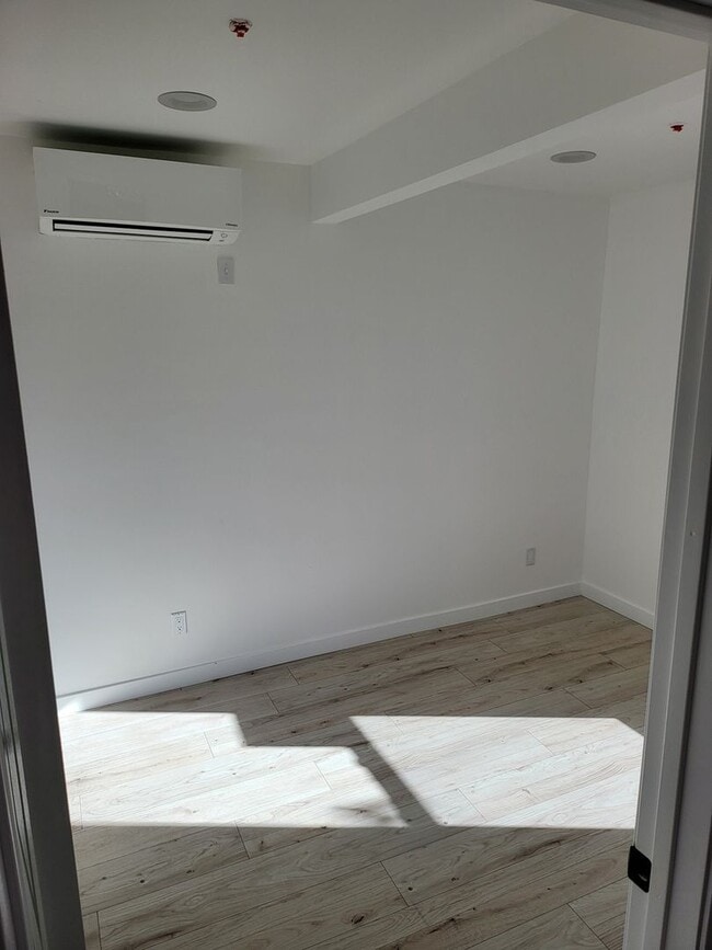 Building Photo - 3501 Dahlia Ave Building Photo - 3501 Dahlia Ave