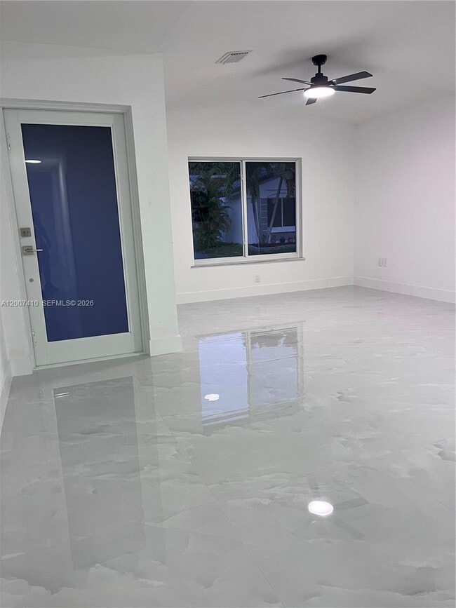 Foto del edificio - 10058 SW 156th Ct