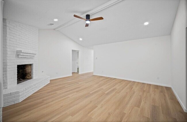 Building Photo - 10935 Silkwood Dr