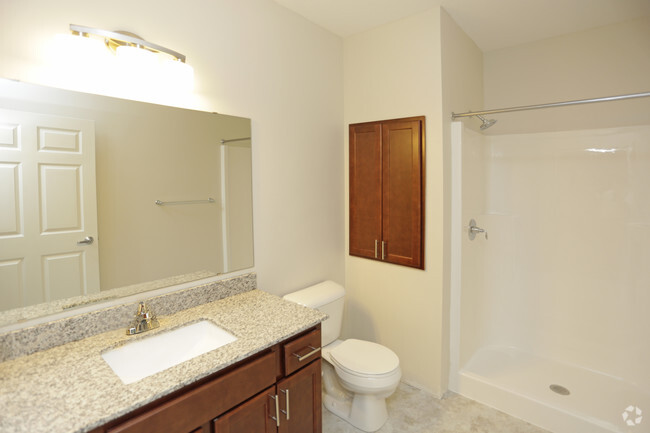 Dos habitaciones - Baño principal - Gates of New Hope