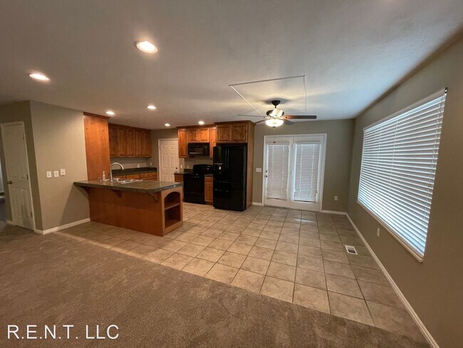 Foto del edificio - 5 br, 3 bath House - 11349 S. Mariposa Way...