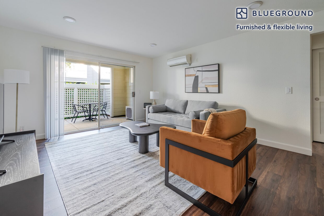 Foto principal - 900 Pepper Tree Ln