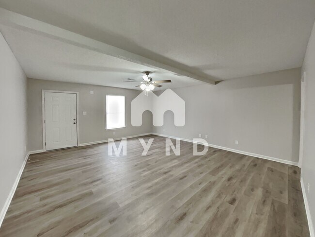 Foto del edificio - 5260 Bucksport Ln