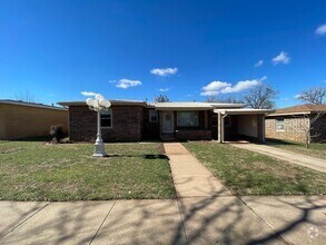 Building Photo - 3105 Hill Ave