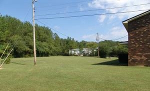 Backyard - Royal Meadow Townhouse Apartments