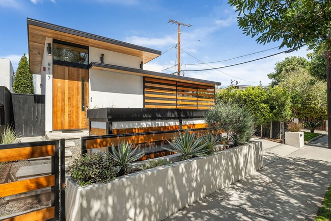 Building Photo - 8617 Higuera St