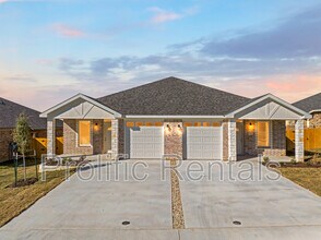Building Photo - 5003 Rose Gdn Lp