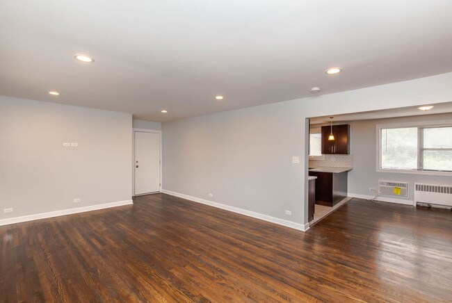 Building Photo - 6801 N Ridge Blvd