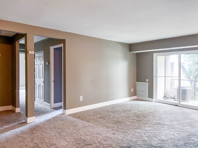 Foto del edificio - Suitland MD 2 BR 1 BA Renovated Condo