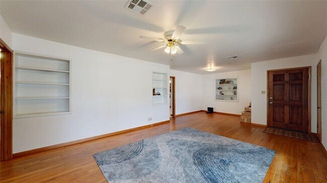 Building Photo - 4304 Aspen St