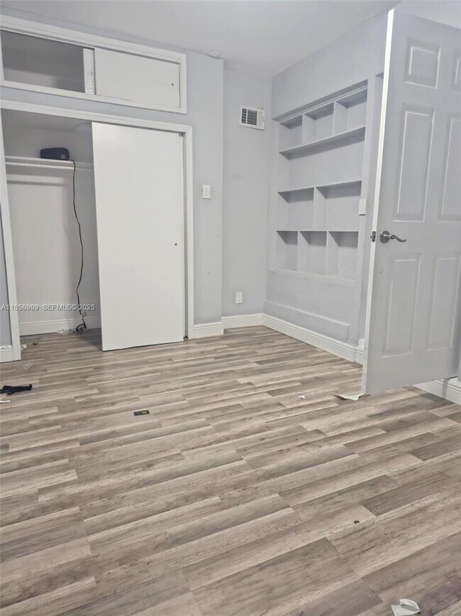 Foto del edificio - 3114 E Sunrise Blvd