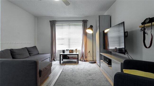 Foto del edificio - 10371 SW 150th Pl