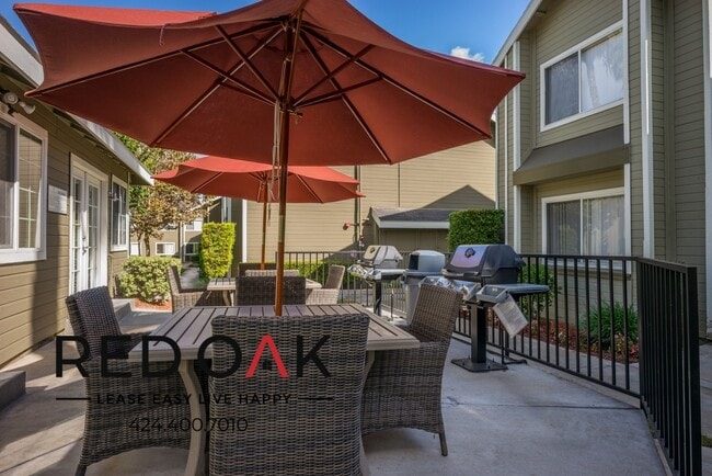 Foto del edificio - ~SENIOR 55+ HOUSING~ Peaceful Two Bedroom ...