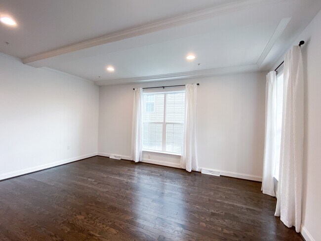 Building Photo - 29 Meadow Creek Ln