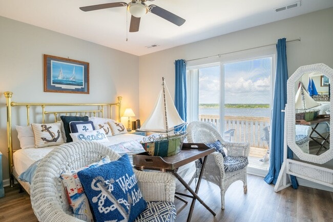Foto del edificio - FURNISHED OFF-SEASON MONTHLY RENTAL-STARTI...