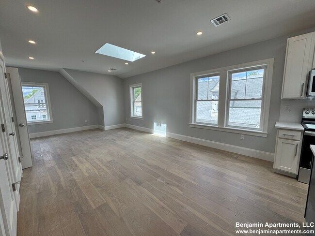 Foto del edificio - 63 Fairbanks St