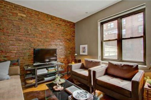 Building Photo - 342 W 23rd St
