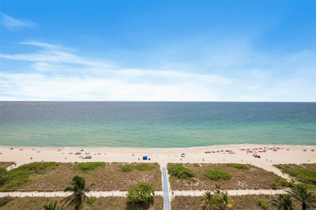 Foto principal - 9455 Collins Ave