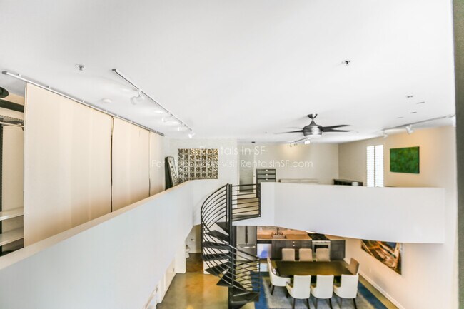 Building Photo - 281 Clara St