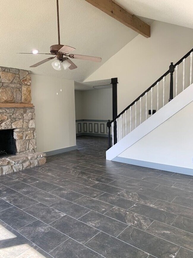 Building Photo - HICKORY RIDGE SUBDIVISION - 4 BEDROOM 3 BA...