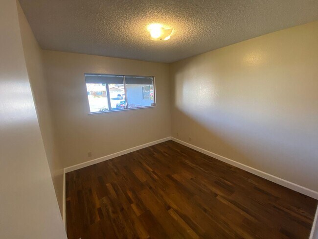 Building Photo - 3 br, 2 bath House - 1806 Hastings Ct