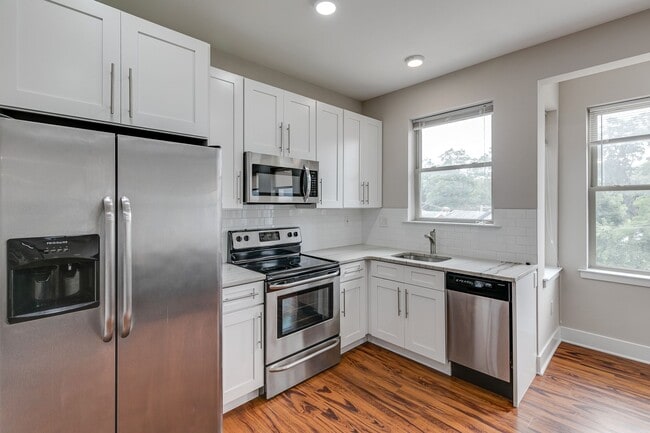 Building Photo - 549 Armstrong St